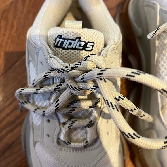 BALENCIAGA Off-White Triple S Sneakers - Picture 11 of 17